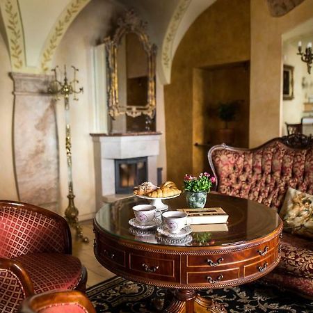 Antique Old Town Studio By Urban Rent Apartment Vilnius Luaran gambar