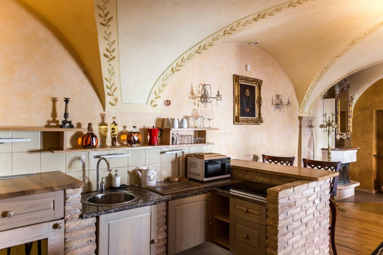 Antique Old Town Studio By Urban Rent Apartment Vilnius Luaran gambar