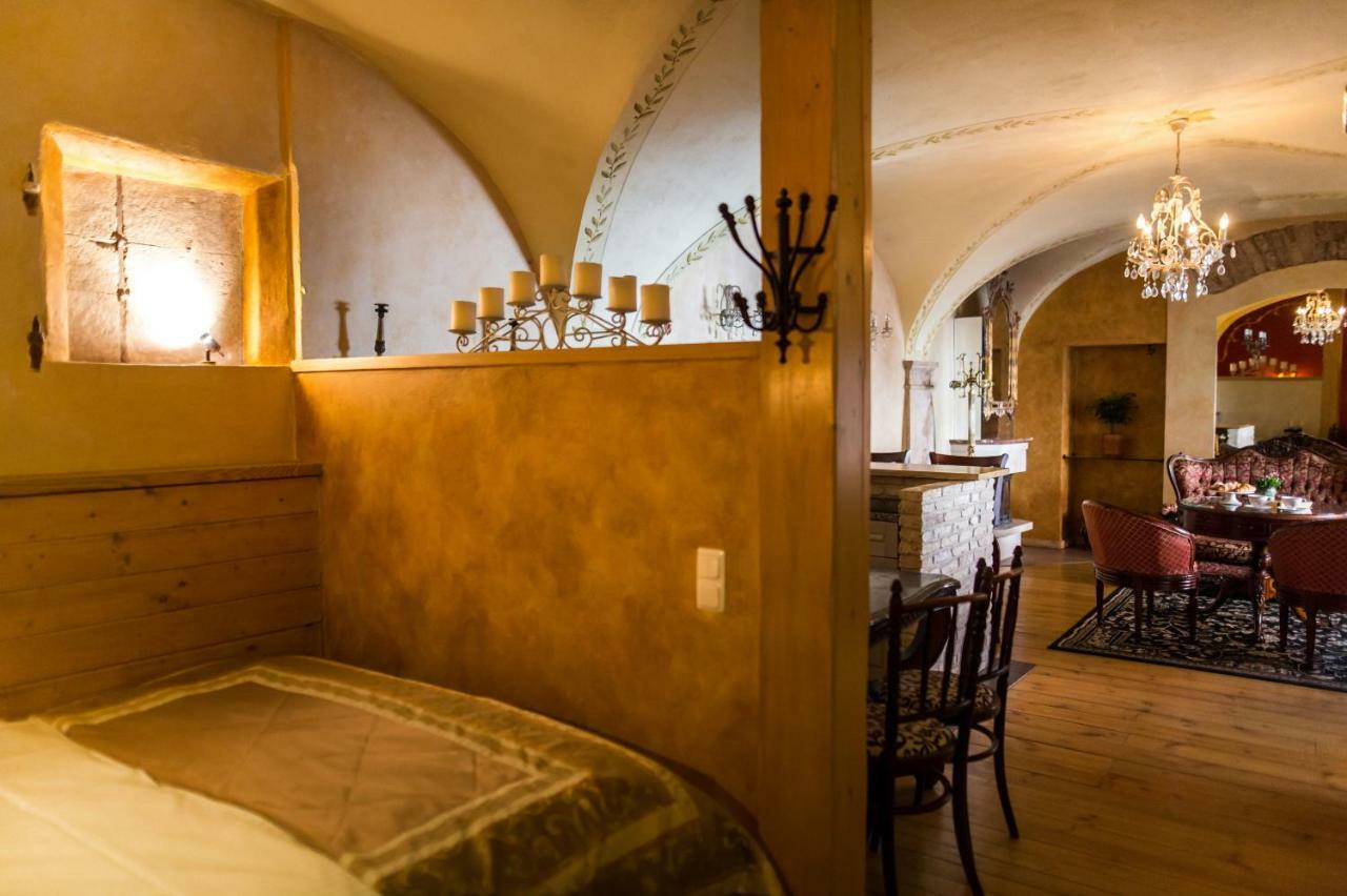 Antique Old Town Studio By Urban Rent Apartment Vilnius Luaran gambar