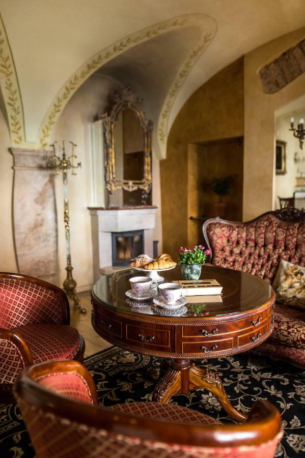 Antique Old Town Studio By Urban Rent Apartment Vilnius Luaran gambar