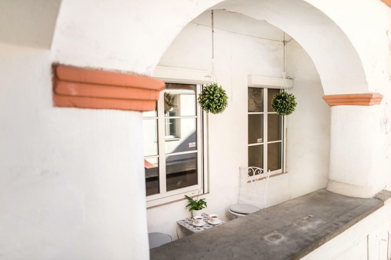 Antique Old Town Studio By Urban Rent Apartment Vilnius Luaran gambar